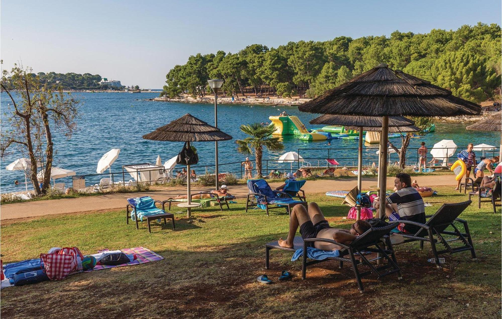 Amazing Apartment In Porec With Wifi Eksteriør bilde