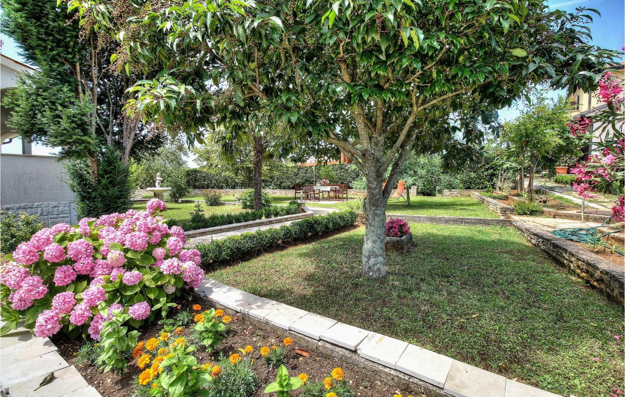 Amazing Apartment In Porec With Wifi Eksteriør bilde