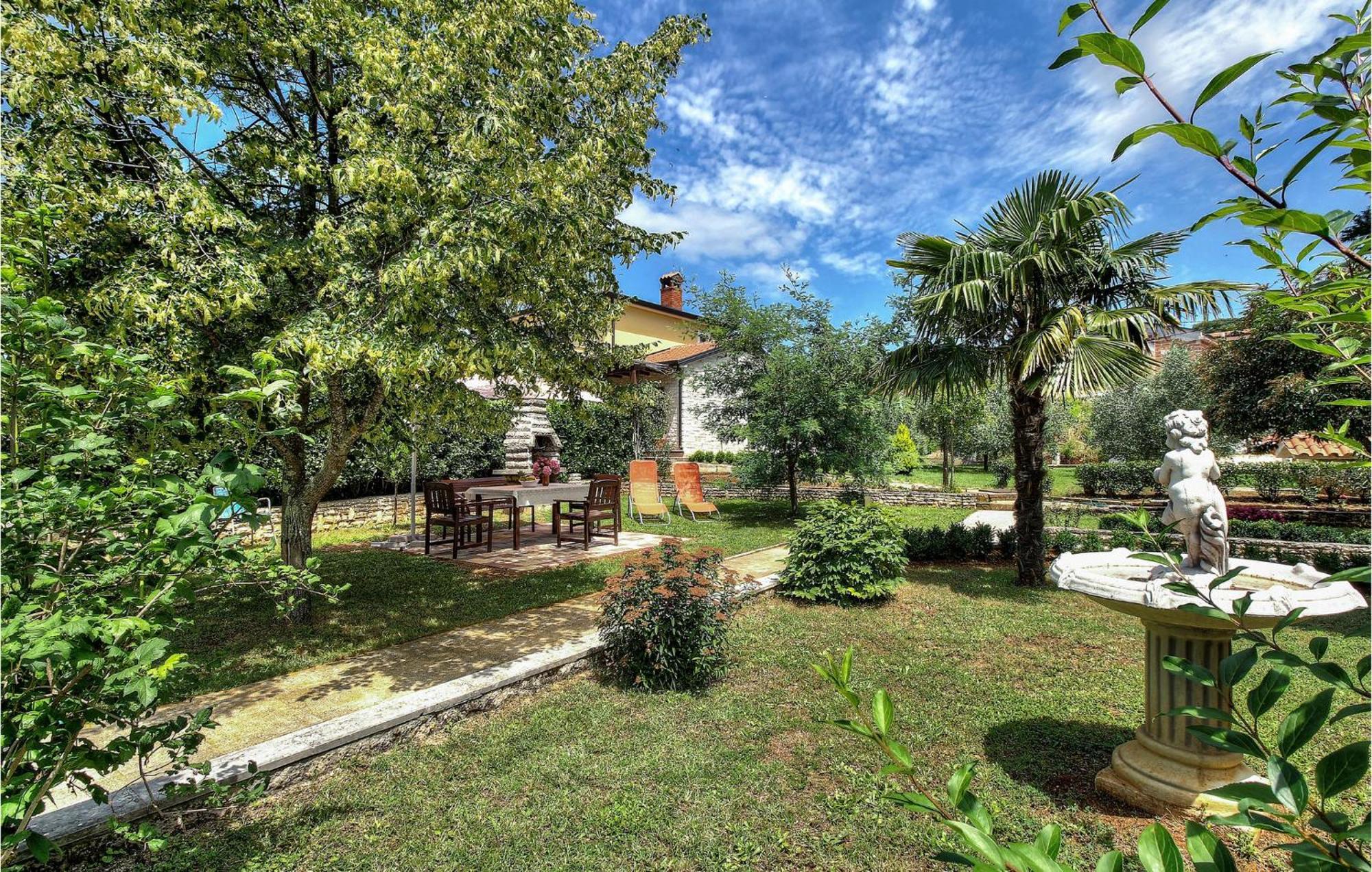 Amazing Apartment In Porec With Wifi Eksteriør bilde
